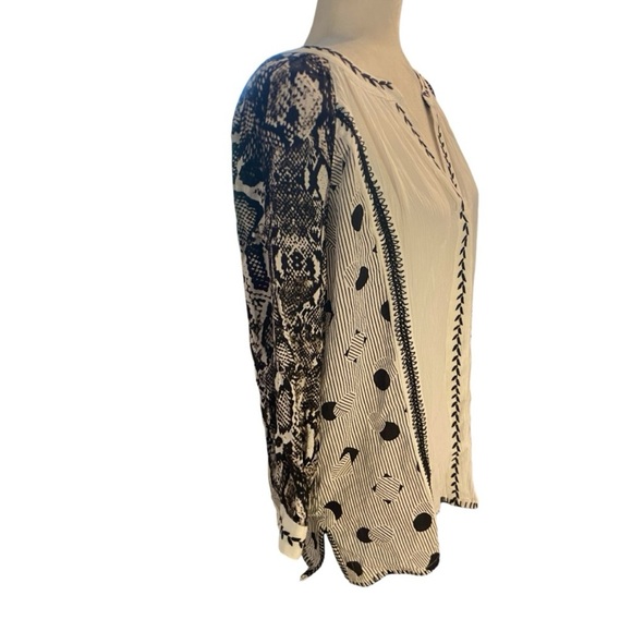 John Mark Women's Pullover Blouse - Picture 4 of 7